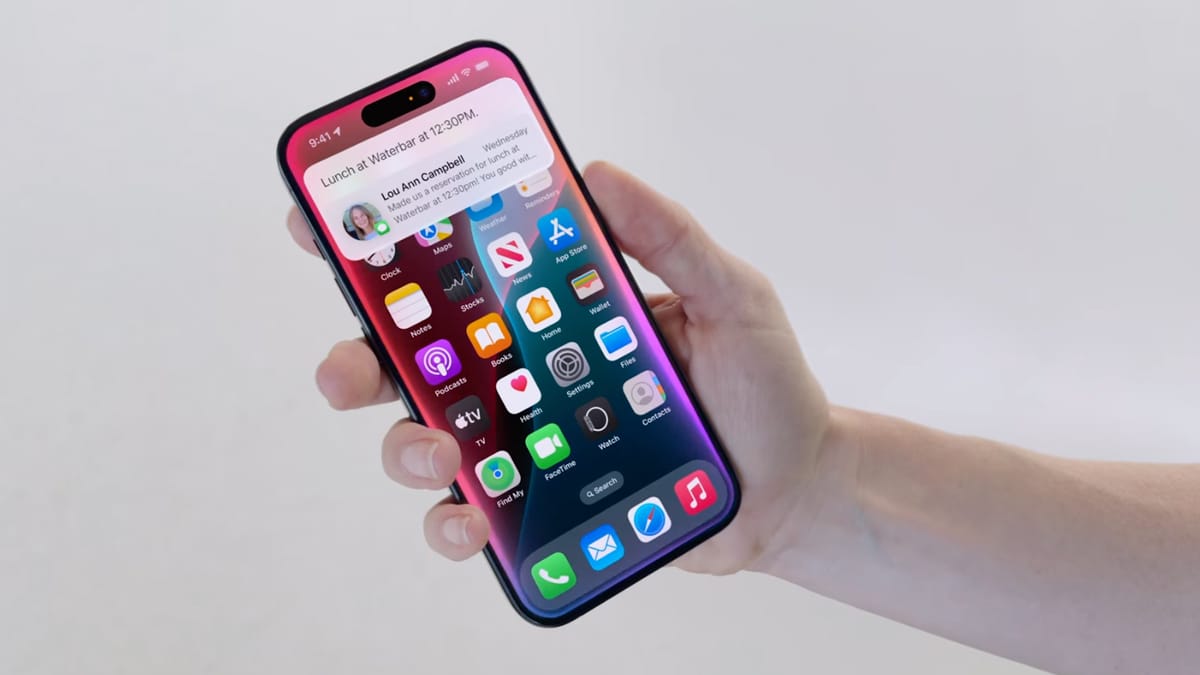 Siri con Apple Intelligence: le funzioni più avanzate arriveranno solo nel 2026