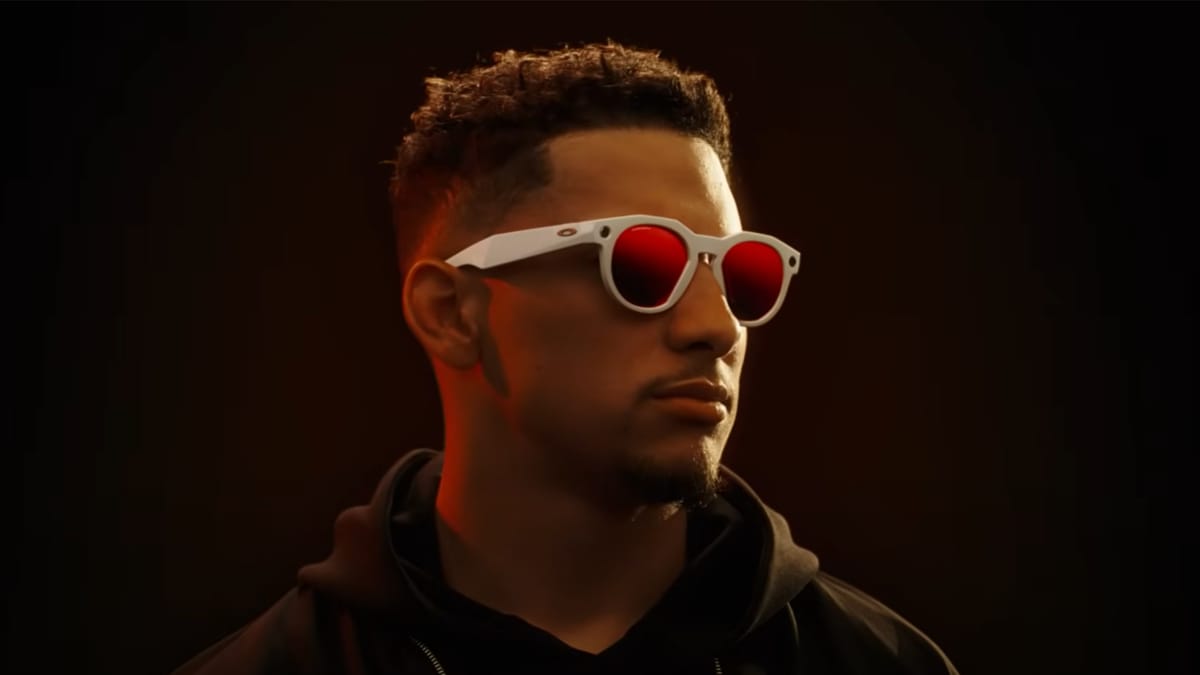 Meta cambia look: dopo i Ray-Ban è il turno degli smart glasses Oakley per gli sportivi