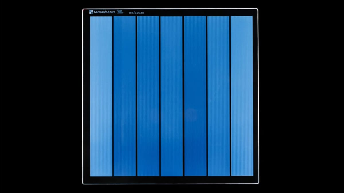 Project Silica, addio Hard Disk: Microsoft salva i dati nel vetro per 10.000 anni