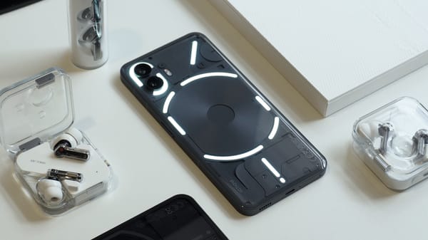 Nothing Phone(3): il nuovo teaser svela il design dual-tone, addio all'Interfaccia Glifo?