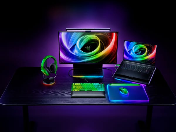 Razer svela la Phantom Collection: periferiche traslucide per setup RGB