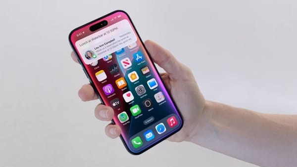 Siri con Apple Intelligence: le funzioni più avanzate arriveranno solo nel 2026