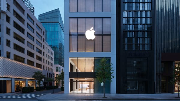 Apple inarrestabile: azioni al massimo storico grazie al successo di iPhone 17